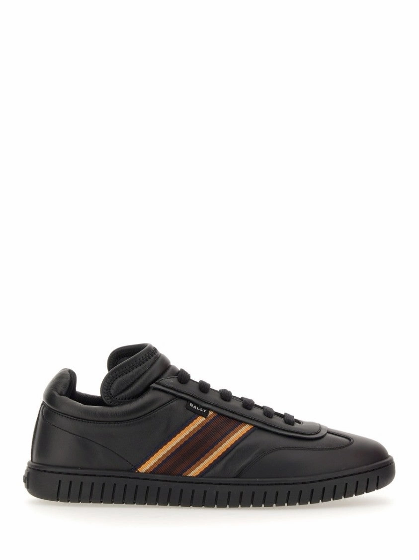 Outdoor sports shoes stain - resistant - coating shoes Black Leather Sneakers With Contrasting Stripes