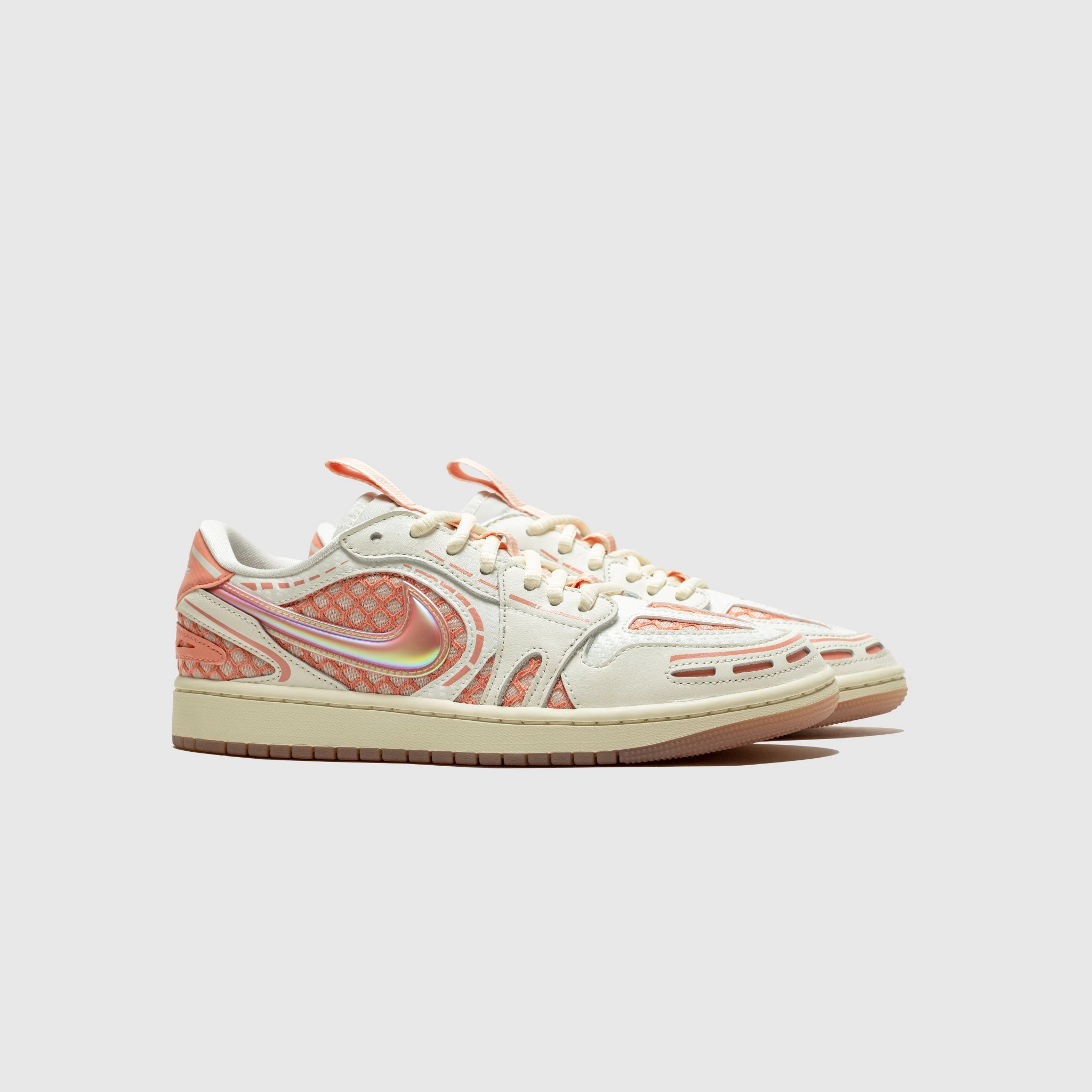 WMNS AIR JORDAN 1 LOW METHOD OF MAKE Supportive Footbed Comfort Laces