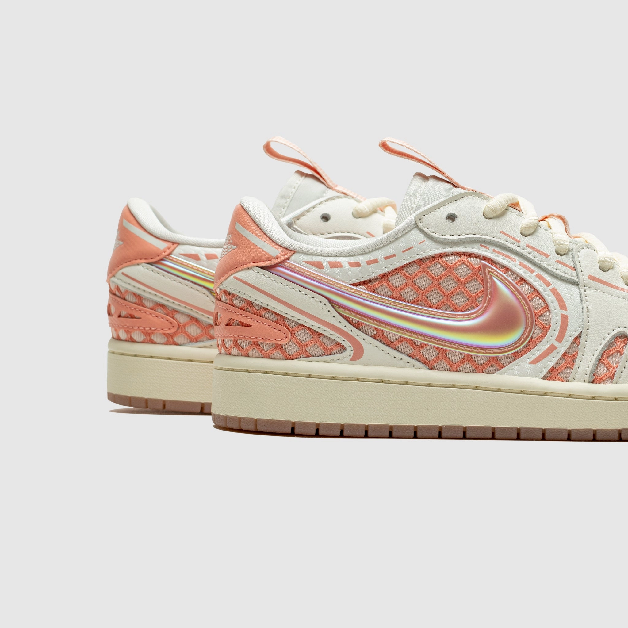 Ergonomic Design WMNS AIR JORDAN 1 LOW METHOD OF MAKE