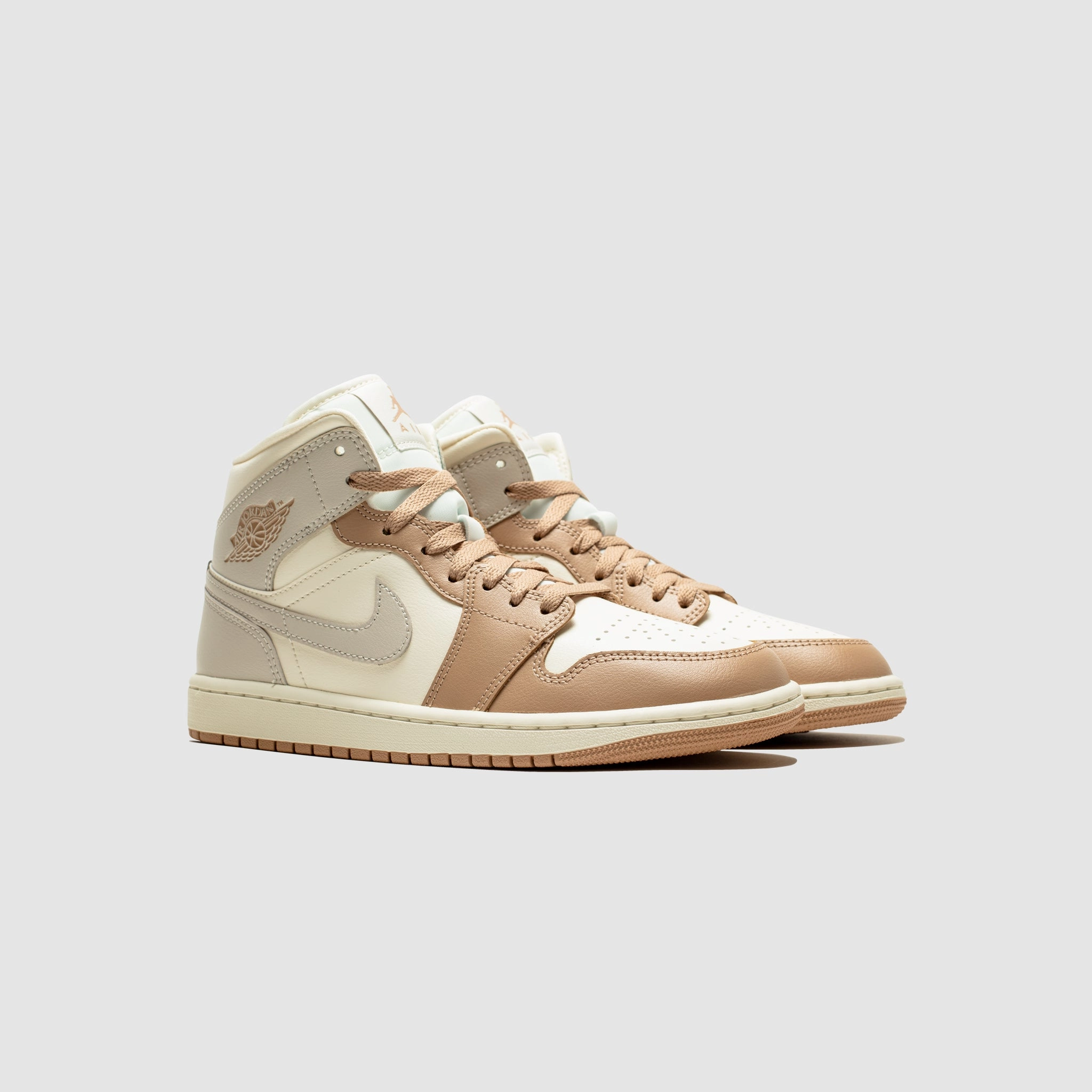 Walk Commute Secure stability WMNS AIR JORDAN 1 MID "TAN TOE"